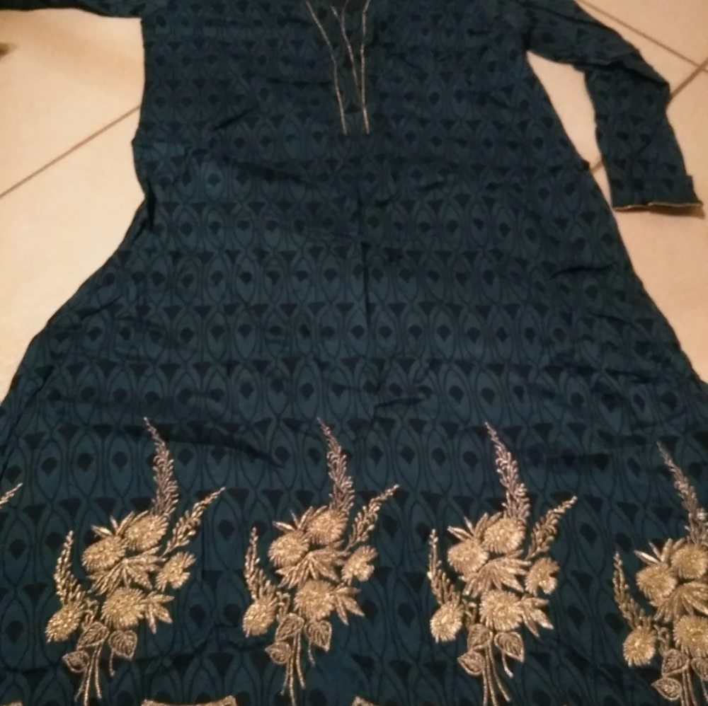 Pakistani tunic